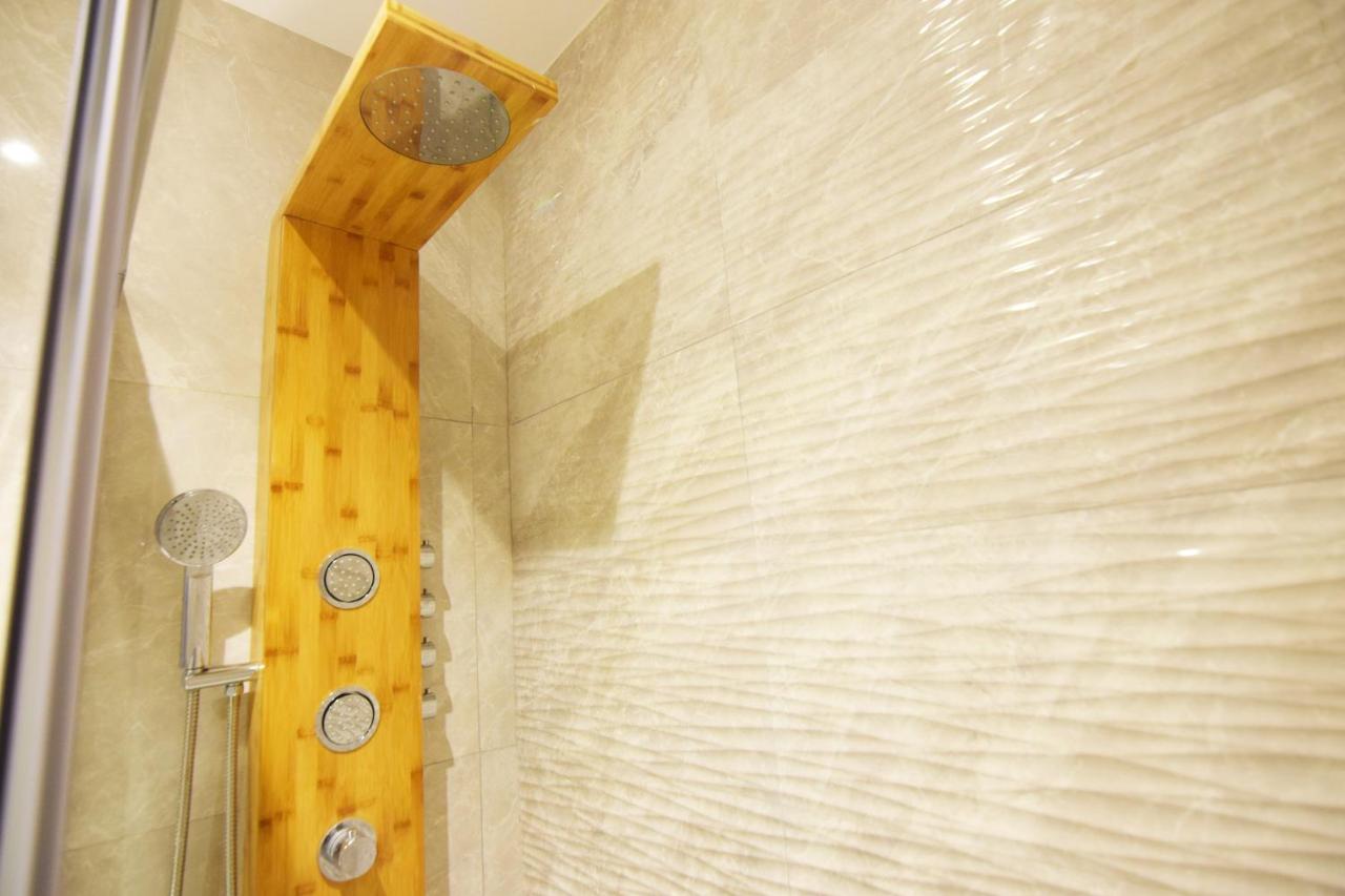 Paradise Luxurious Flat, Free Parking, 3 Double Rooms, Terrace, Jacuzzi, Fully Renovated Saint-Sébastien Extérieur photo