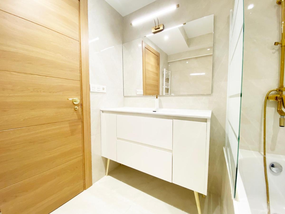 Paradise Luxurious Flat, Free Parking, 3 Double Rooms, Terrace, Jacuzzi, Fully Renovated Saint-Sébastien Extérieur photo