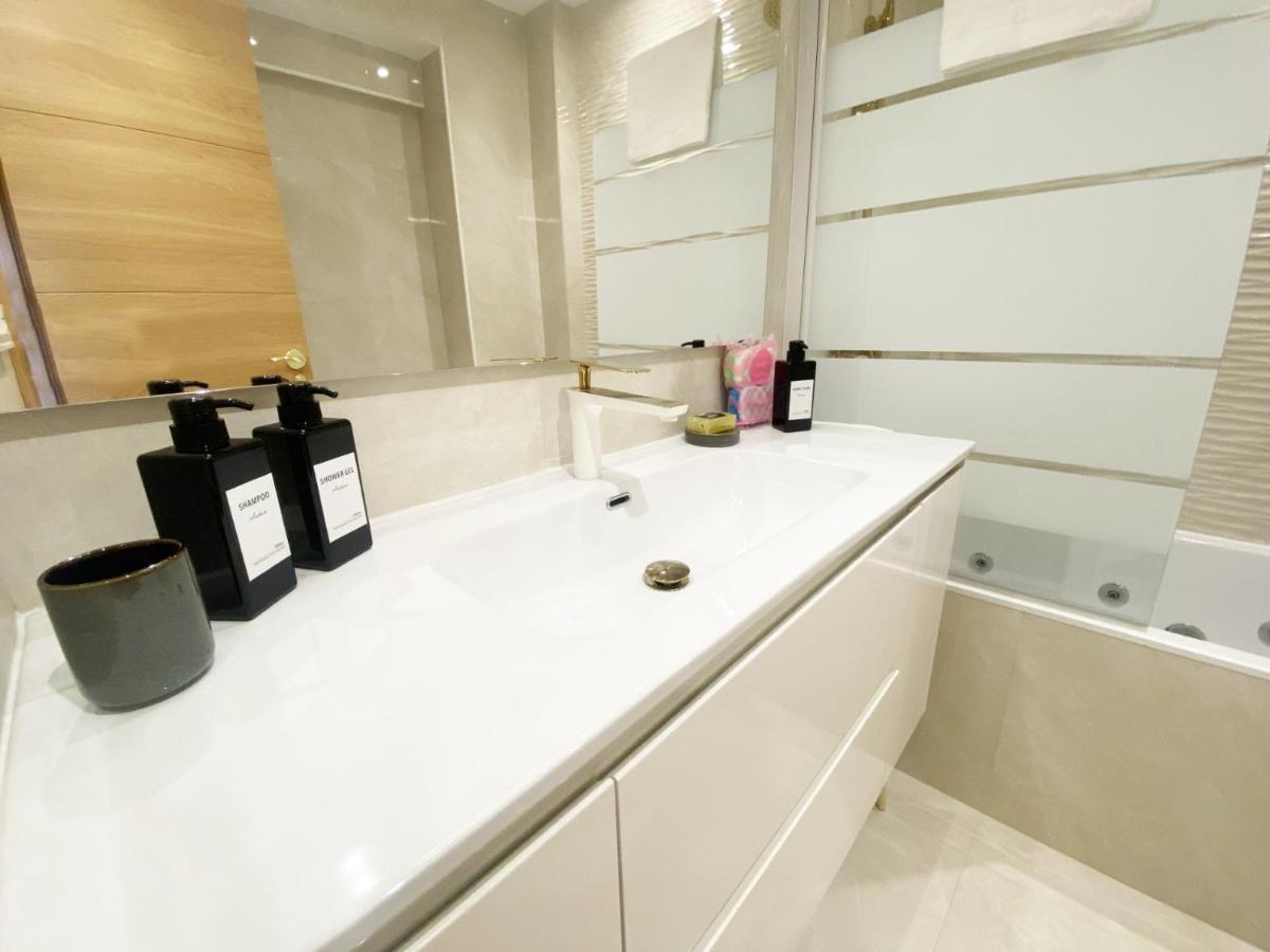 Paradise Luxurious Flat, Free Parking, 3 Double Rooms, Terrace, Jacuzzi, Fully Renovated Saint-Sébastien Extérieur photo